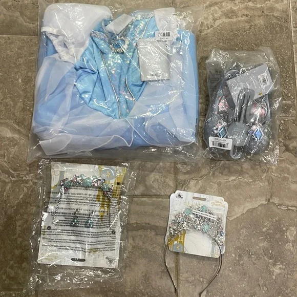 Cinderella‎ Costume for Kids sz 7/8 with shoes sz 13/1 and accessories - Picture 7 of 10